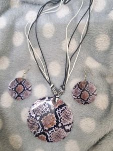 Necklace & Earring Set