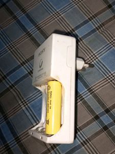AA Batteries Charger