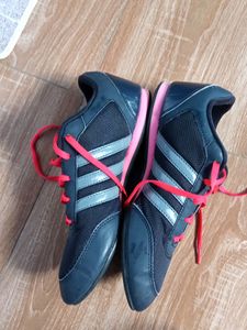 Adidas Sneakers