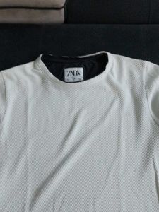 I Am Selling a Full Sleeve White Men&#39;s Tshirt