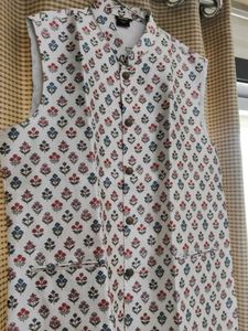 Floral Sleeveless Bandi