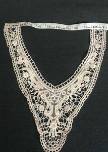 Vintage Lace Collar Applique 1