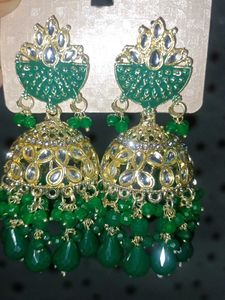 Beautiful Green Kundan Jhumka Earrings