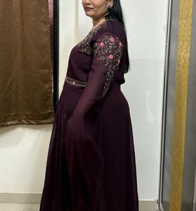 long sleeves gown with choker