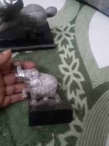 Aluminium or another Metal Showpiece Set