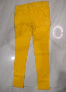 🎀Yellow Trouser Cum Jegging🎀
