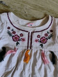 Girls&#39; Embroidered Tunic Top