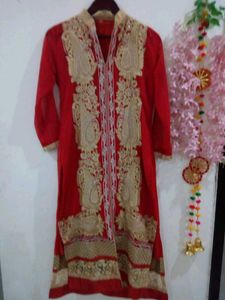Rarely Used Pakistani Suit With Skirt