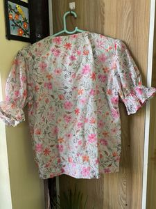 Very Pretty Floral Top