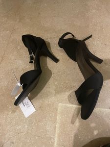 Monrow Essentials Black Heels - Brand New