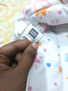 MeeMee Baby Carrier/sleeping B