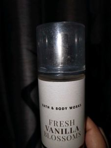 Fresh Vanilla Blossoms Mist By Bath &amp; Body Works