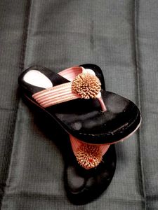 Assorted Women&#39;s Shoes - Size 6 (Combo)