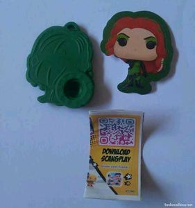 Poison Ivy Keychain (kinder joy dc)