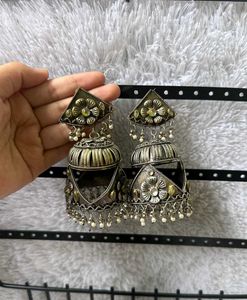 Gigantic Jhumka