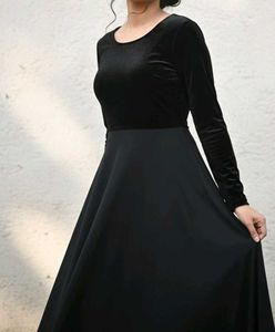 Elegant Black Maxi Dress