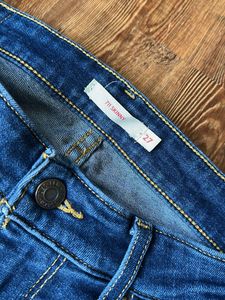 Levi&#39;s Dark Wash Skinny Jeans