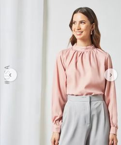 Wknd Blouson Top With Puff Sleeves🎀🩷