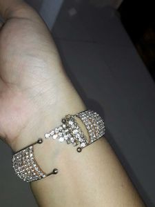Sparkling Rhinestone Bangle