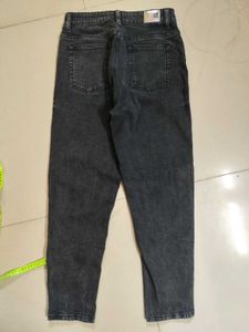 best women jeans it&#39;s in a good condition
