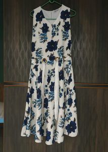 Floral Print Dress🤍💙✨
