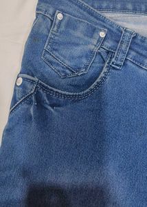 Skinny DENIM With Fancy Pockets..