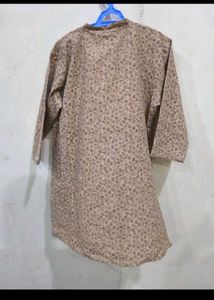 set of 4 short kurti Size 40.