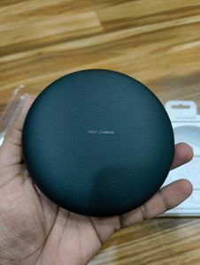 SAMSUNG ORIGINAL WIRELESS CHARGER ANS STAND