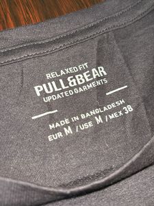 Pull&amp;Bear Graphic Tee