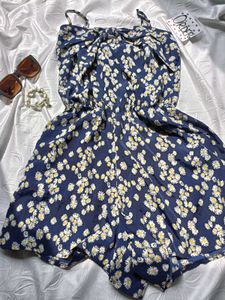 H&amp;M  Top And Daisy Print Jumpsuit ♥️💙