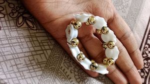Floral &amp; Gold Beaded Bracelet