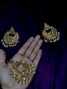 A Beautiful Golden Manktika With Earrings