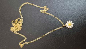 Daisy Pendant Necklace