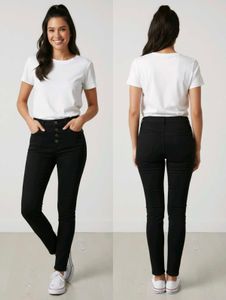 Black High-Waisted Jeans