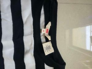 Levi&#39;s Striped Long Sleeve Top