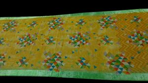 Yellow &amp; Green Geometric Print Saree