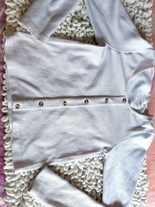 CLASSY WHITE TOP🎀