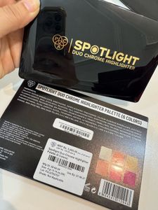 NEW! PAC Spoltlight Duo chrome highlighter Palette
