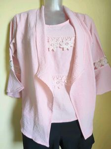 BOGO🎁Buy One Get 1 Free🎁 Pink Top Size M