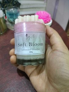 Scented Candle With Lavender Fragrance