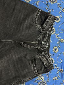 Loose fit distressed denim pant