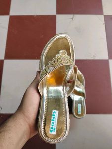 Goldy Collection Flats