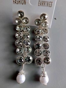 Alysa Sparkling Earrings