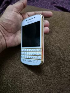 Blackberry Q10 Special Edition Gold