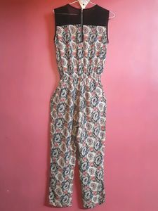 Printed Jumpsuit,with zip and pockets.
