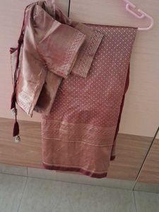 Amazing  Banarsi  Saree  With Blouse