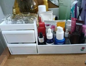 Makeup Organiser With Some Free Makeu