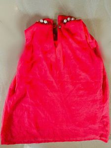 Adorable Rose top with Pearl Necklace