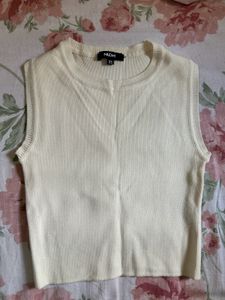 Nuon  white crop top