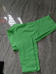 Parrot Green Leggins